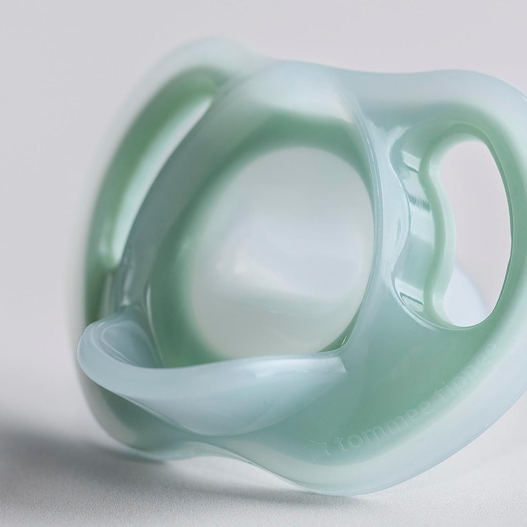 Tommee Tippee Ultra-Light Pacifier, 6-18 Months, Silicone, Pack of 4