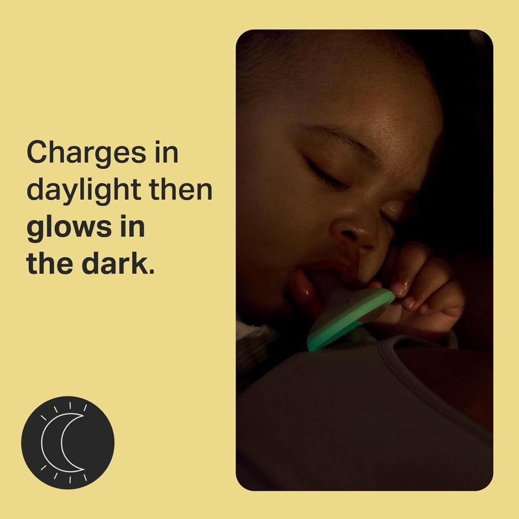 Tommee Tippee Breast-Like Night Pacifier, 6-18 Months, Breast-Like Baglet, BPA-Free Binkies, Glow in The Dark Technology, Yellow/Green, Pack of 4